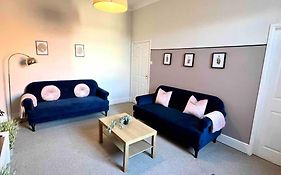 Close To City Centre-Quayside Bright Apartment